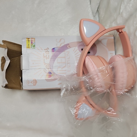 Wireless Bluetooth Cute Cat Ear Headphones - Picture 2 of 6